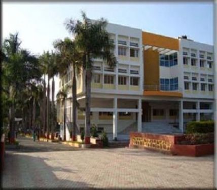 Yashwantrao Chavan Institute of Science, Satara