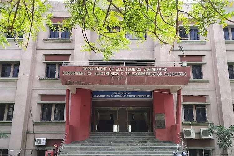 Yeshwantrao Chavan College of Engineering, Nagpur