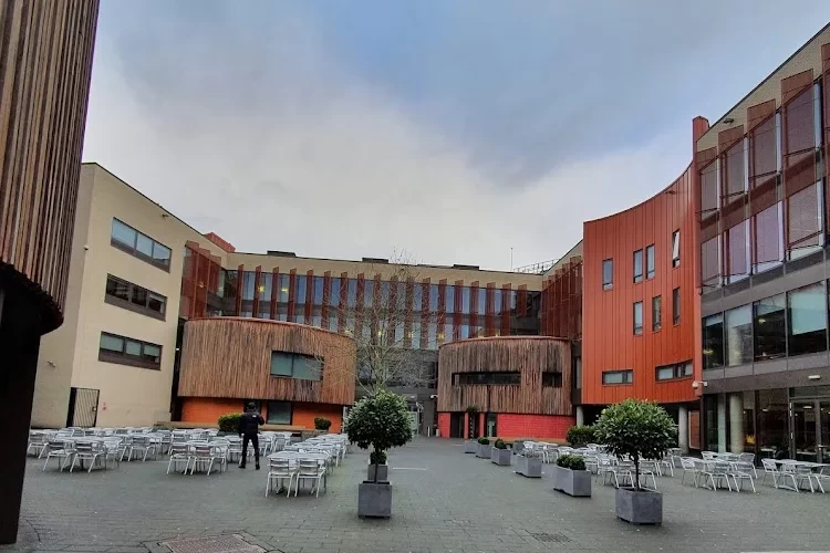 Anglia Ruskin University, United Kingdom Campus Tour Anglia Ruskin University, United Kingdom