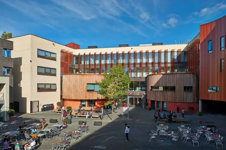 Anglia Ruskin University, United Kingdom Campus Tour Anglia Ruskin University, United Kingdom