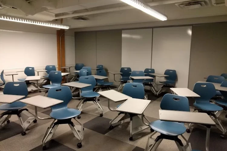 Fairleigh Dickinson University, Canada
