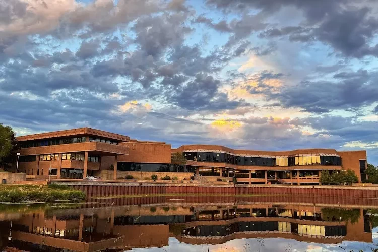 Lakehead University, Canada