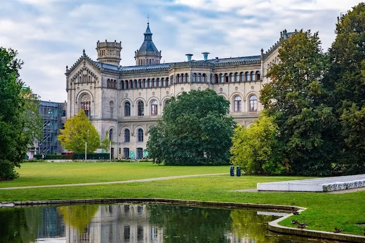 Leibniz Universitat Hannover, Germany