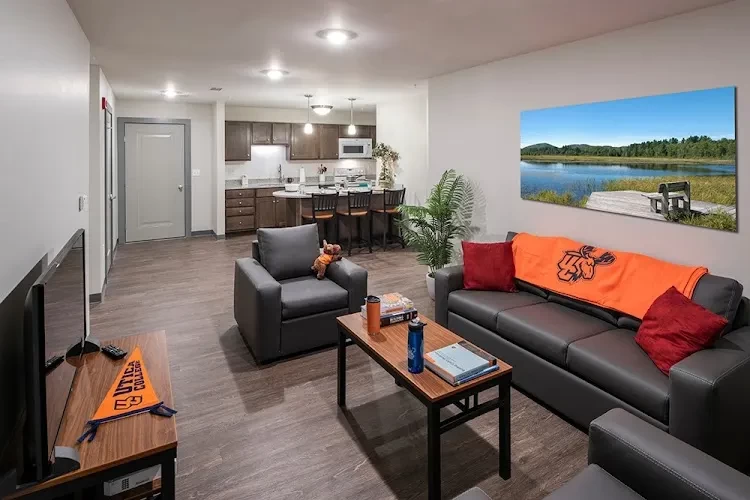 Utica University, USA