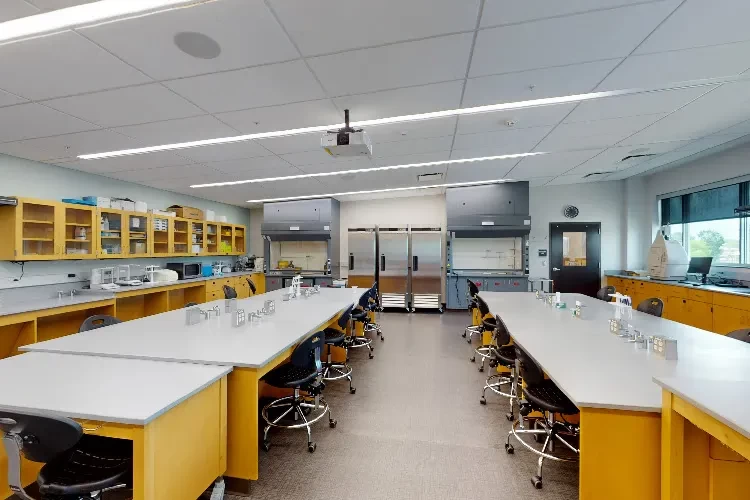 Utica University, USA