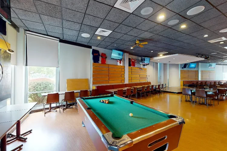 Utica University, USA